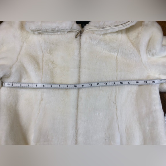 Vintage Braetan Faux Fur Coat in Bone Women’s Medium - Picture 8 of 9